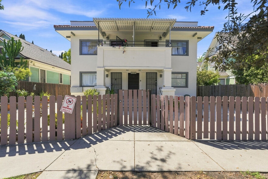 943-949 Chestnut Ave, Long Beach, CA for sale - Building Photo - Image 3 of 28