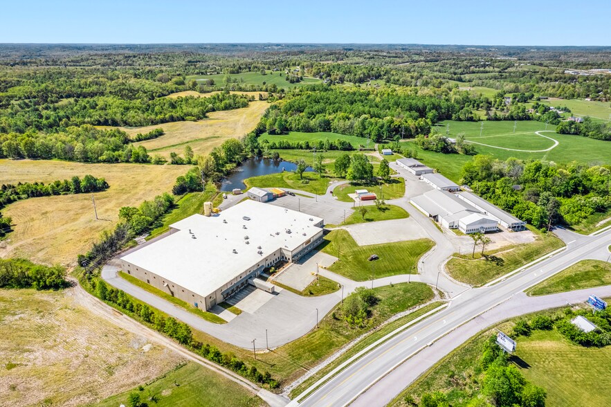 Specialize Agriculture Industrial portefeuille de 4 propriétés à vendre sur LoopNet.ca - Photo du bâtiment - Image 3 de 5