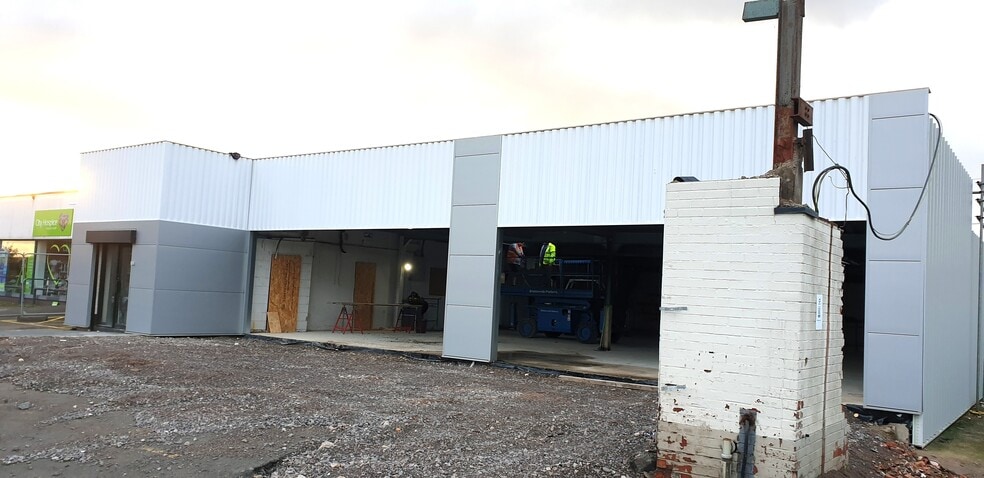 Colchester Av, Cardiff for lease - Building Photo - Image 1 of 4