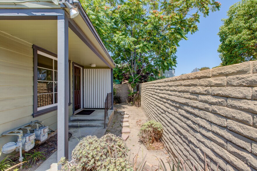 624 W Chapman Ave, Orange, CA à vendre - Photo du bâtiment - Image 3 de 31