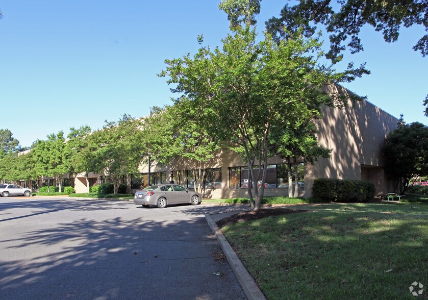 871 Ridgeway Loop Rd, Memphis, TN à louer - Photo du bâtiment - Image 3 de 3