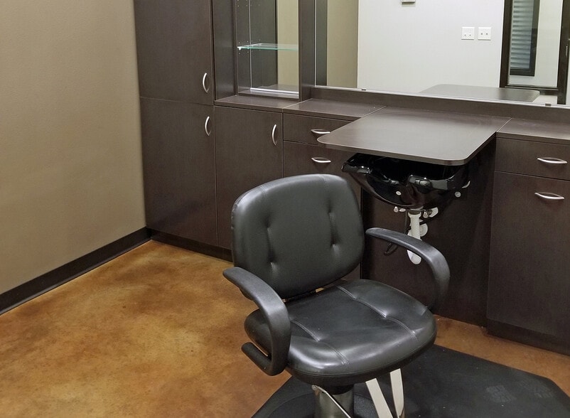 913 Burlington Ave, Bismarck, ND à louer - Photo intérieure - Image 1 de 5