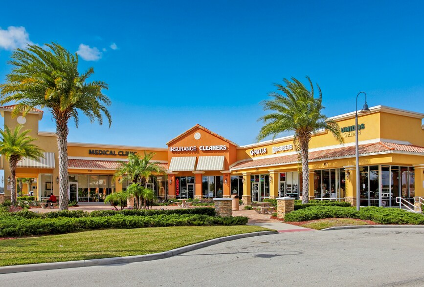 353 Cypress Pky, Kissimmee, FL à louer - Photo du bâtiment - Image 2 de 7