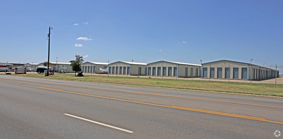 925 N Nolan River Rd, Cleburne, TX à vendre - Photo principale - Image 1 de 2