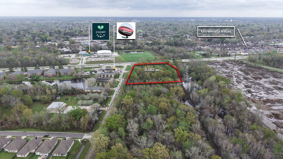 555 Kenilworth Pkwy, Baton Rouge, LA à louer - Photo du bâtiment - Image 3 de 22