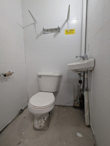 100-118 W 168th St, Bronx, NY à louer - Photo du bâtiment - Image 3 de 4