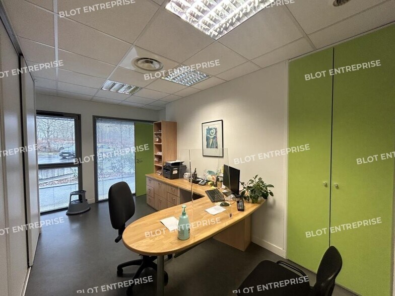 Bureau dans Carquefou à vendre - Photo du bâtiment - Image 2 de 11