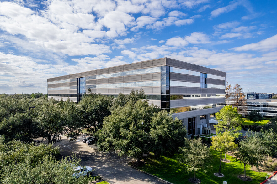 1430 Enclave Pky, Houston, TX for lease - Building Photo - Image 1 of 7