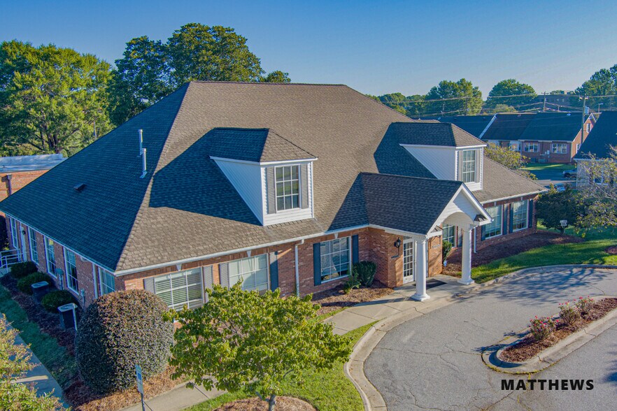 1480 Rymco Dr, Winston-Salem, NC à vendre - Photo du bâtiment - Image 1 de 5