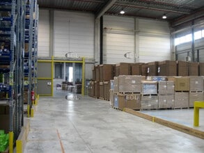 Industrial in Moissy-Cramayel for lease Interior Photo- Image 2 of 3
