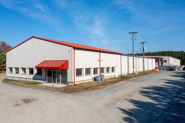 Plus de détails pour 16517 Bull Church Rd, Woodford, VA - Industriel à louer