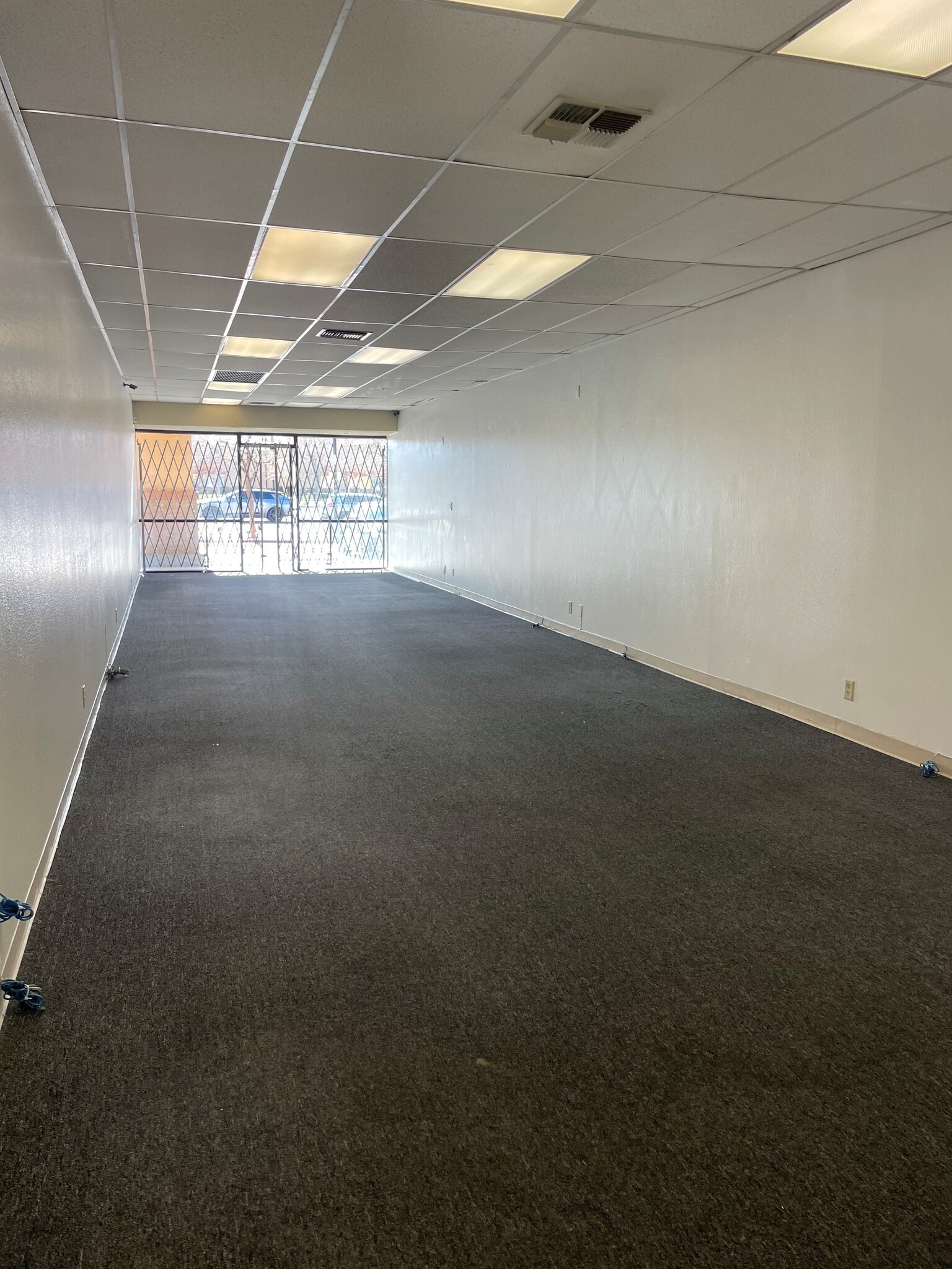 1041 E Avenue J, Lancaster, CA for lease Interior Photo- Image 1 of 13