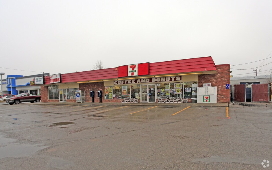 1036-1040 SW 74th St, Oklahoma City, OK for lease - Primary Photo - Image 1 of 2