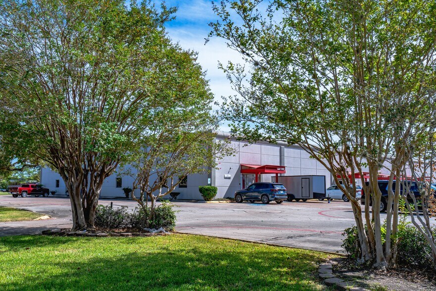 902-910 Gemini, Houston, TX à louer - Photo du bâtiment - Image 2 de 9