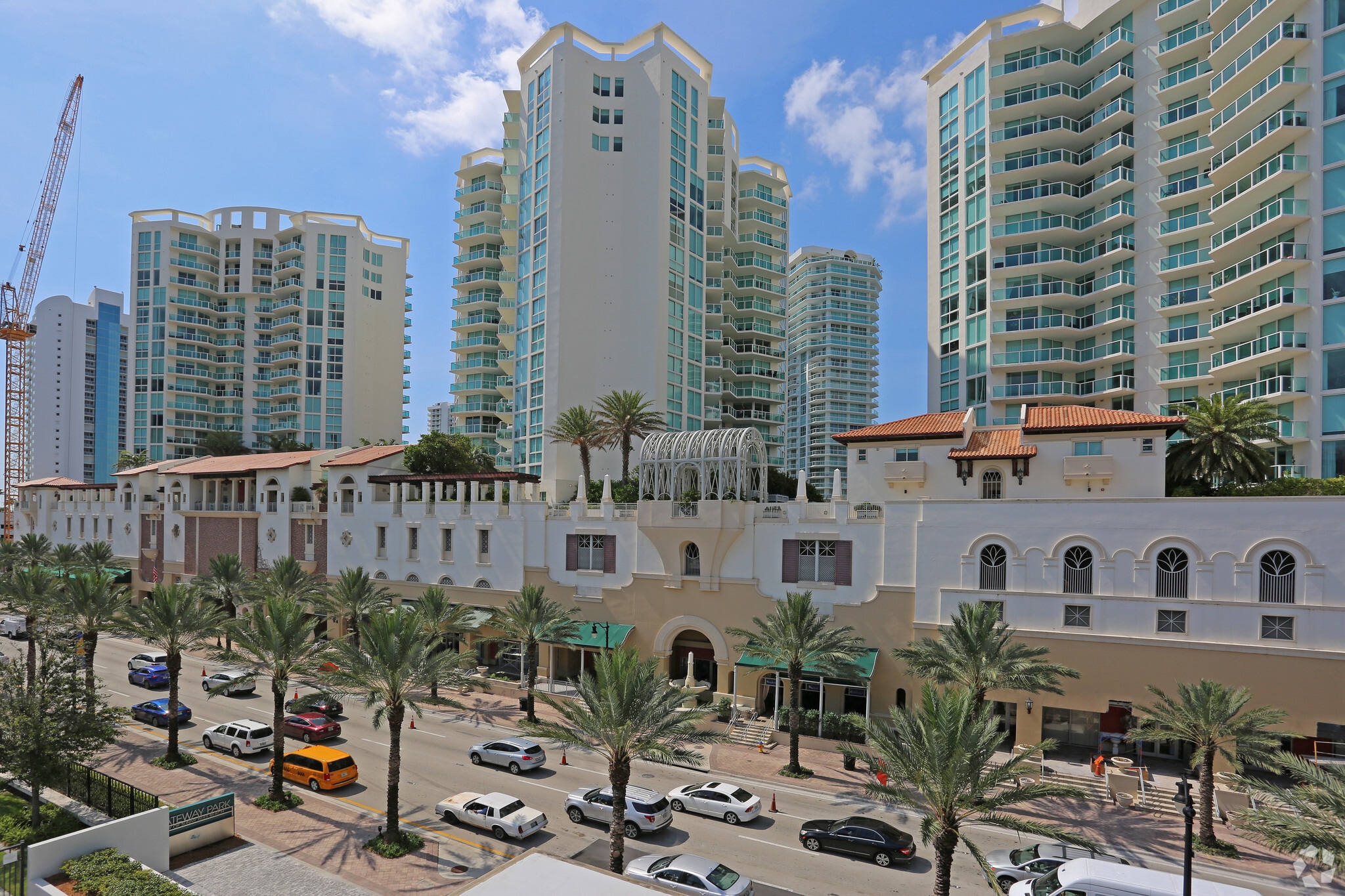 252 Sunny Isles Blvd, Sunny Isles Beach, FL for lease Primary Photo- Image 1 of 6