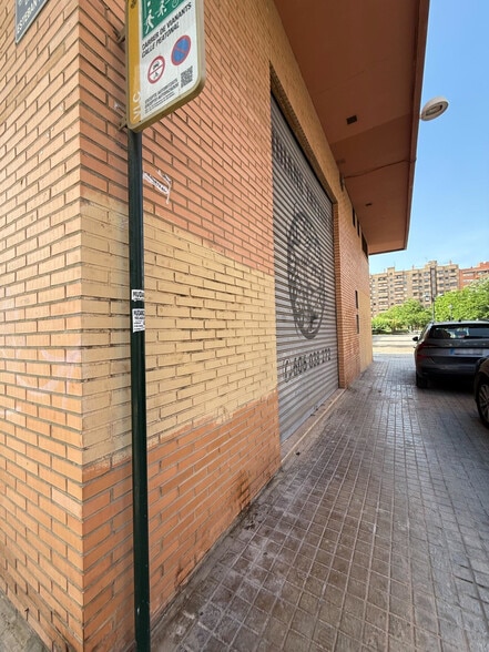 Immeuble residentiel dans València, Valencia à vendre - Photo du bâtiment - Image 2 de 3