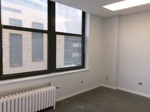 1150 N State St, Chicago, IL for lease Interior Photo- Image 1 of 4