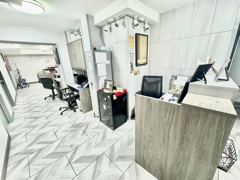 23-22 30th Rd, Astoria, NY à louer - Photo intérieure - Image 2 de 9