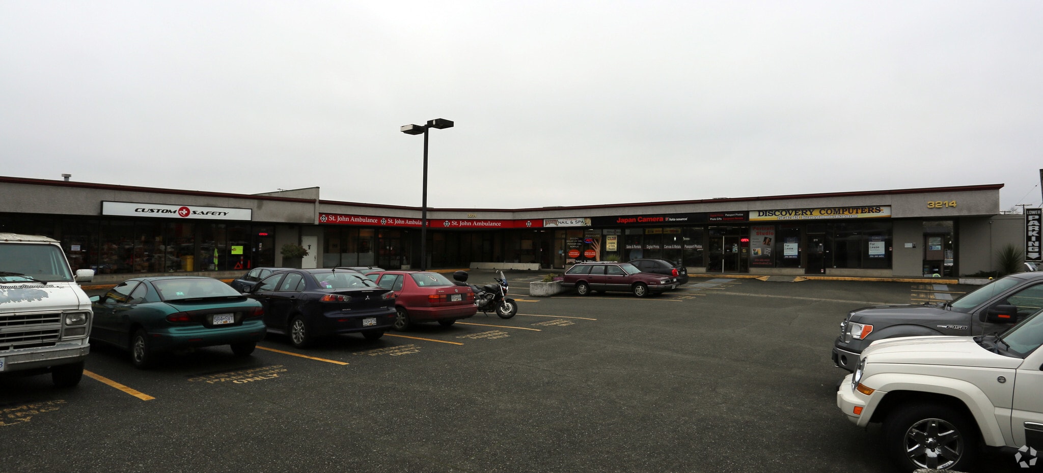 3214 Douglas St, Saanich, BC for lease Building Photo- Image 1 of 10