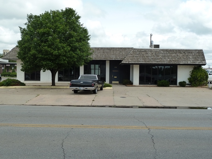 324 W Maine Ave, Enid, OK for sale Primary Photo- Image 1 of 1