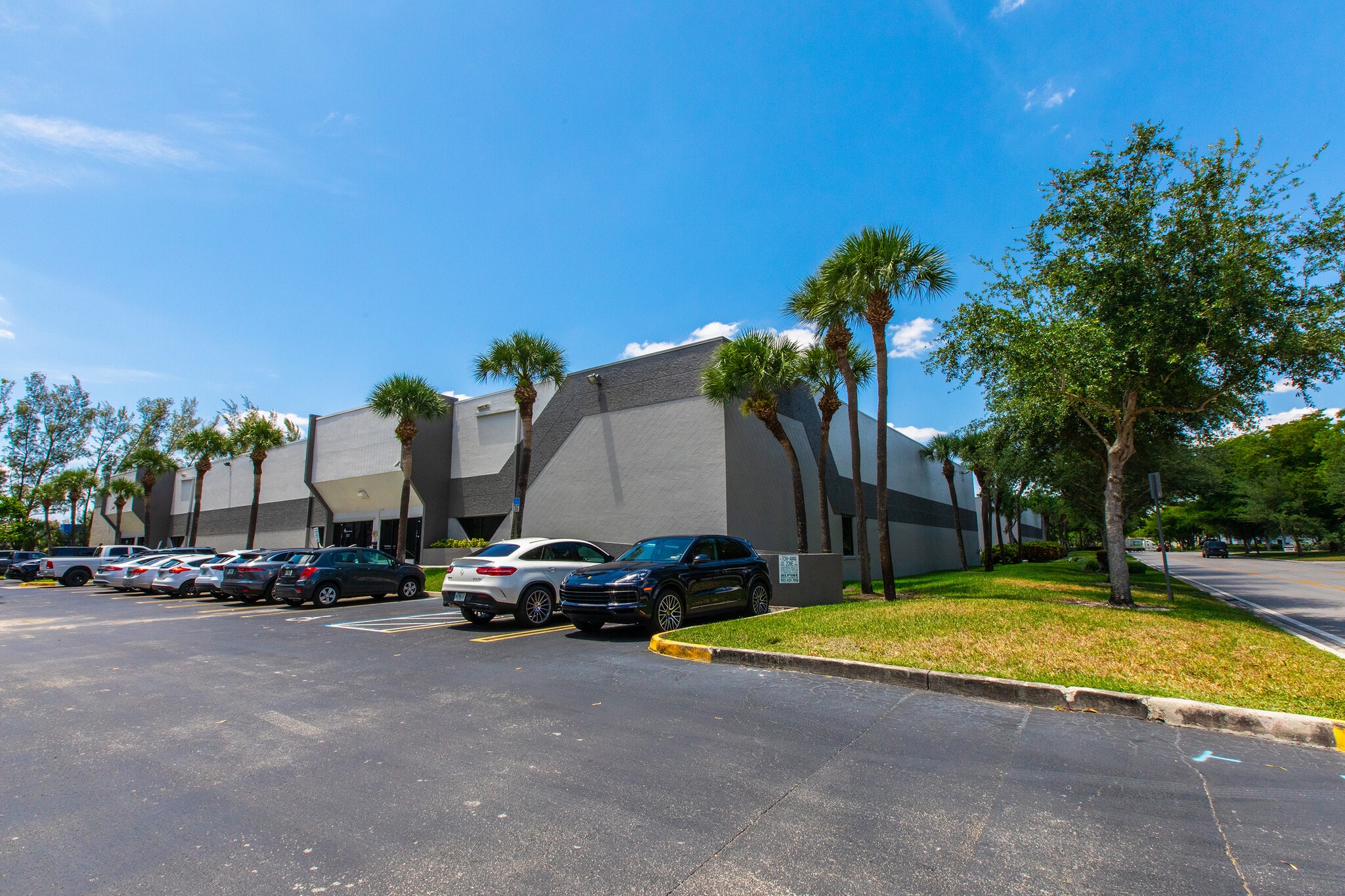8800-8870 NW 24th Ter, Miami, FL for lease Primary Photo- Image 1 of 10