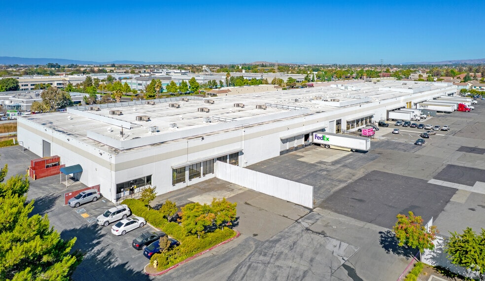 881-897 Wrigley Way, Milpitas, CA for lease - Building Photo - Image 3 of 8