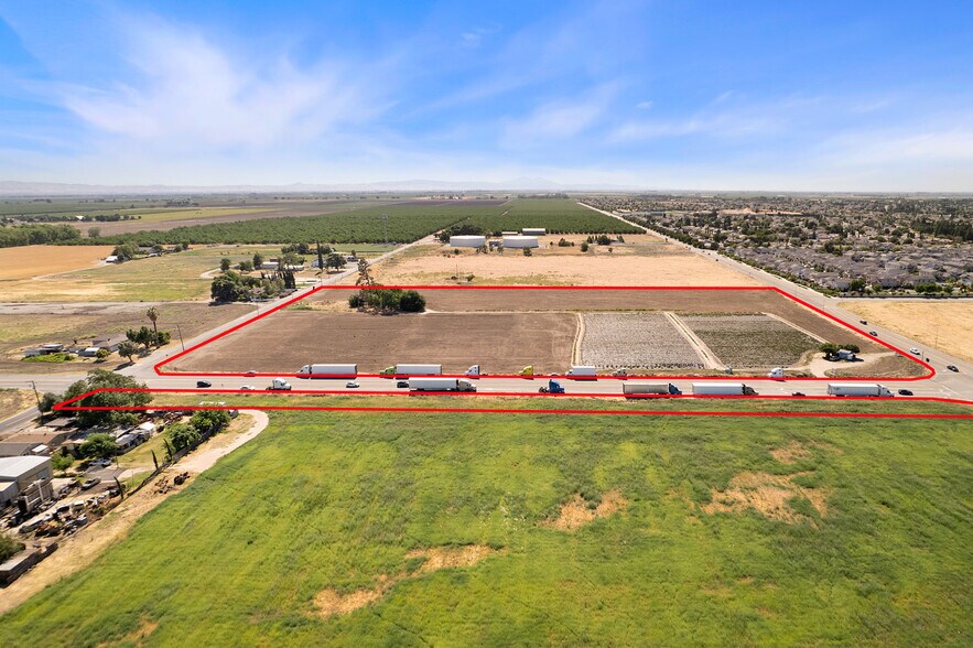 621 Yettner Rd, French Camp, CA à vendre - Photo du bâtiment - Image 2 de 18