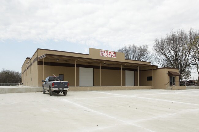 Plus de détails pour 1971 N I-35, San Marcos, TX - Industriel à louer