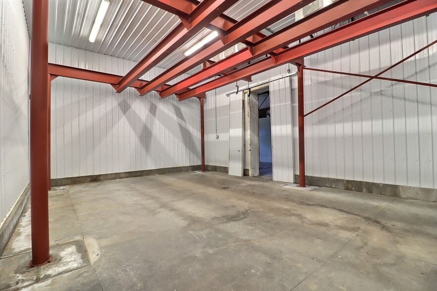 715 Redfield St, Waupaca, WI for sale - Building Photo - Image 3 of 13