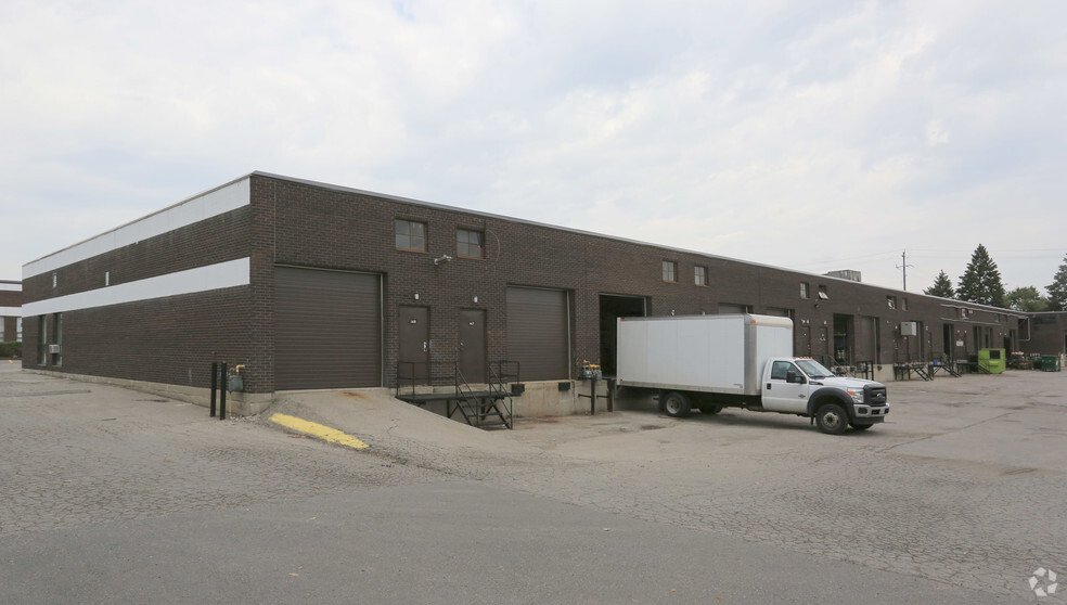 75-89 Dolomite Dr, Toronto, ON for lease - Building Photo - Image 3 of 8