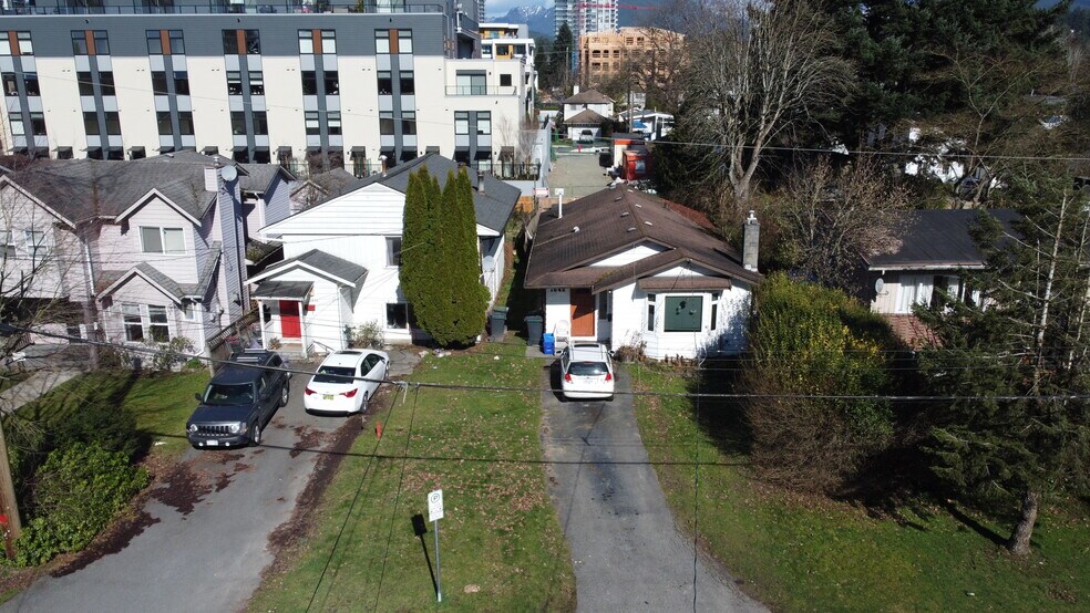 1536 & 1542 Bond Street, North Vancouver, BC à vendre - Photo du bâtiment - Image 2 de 3
