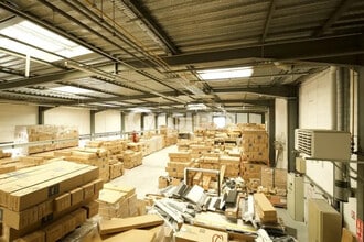 Flex in Chaponnay for lease Interior Photo- Image 2 of 13