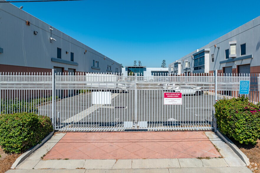 12368 Valley Blvd, El Monte, CA à vendre - Photo du bâtiment - Image 3 de 4