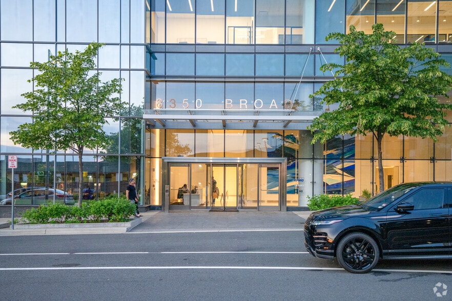 8350 Broad St, McLean, VA à louer - Photo du bâtiment - Image 2 de 5
