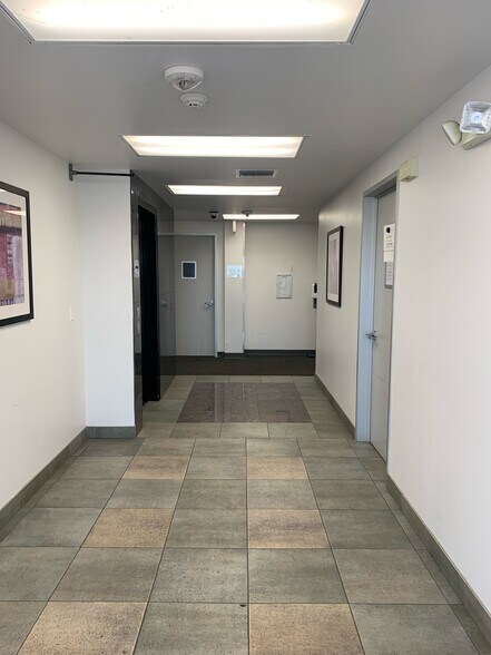 706 W Ben White Blvd, Austin, TX à louer - Photo intérieure - Image 3 de 4