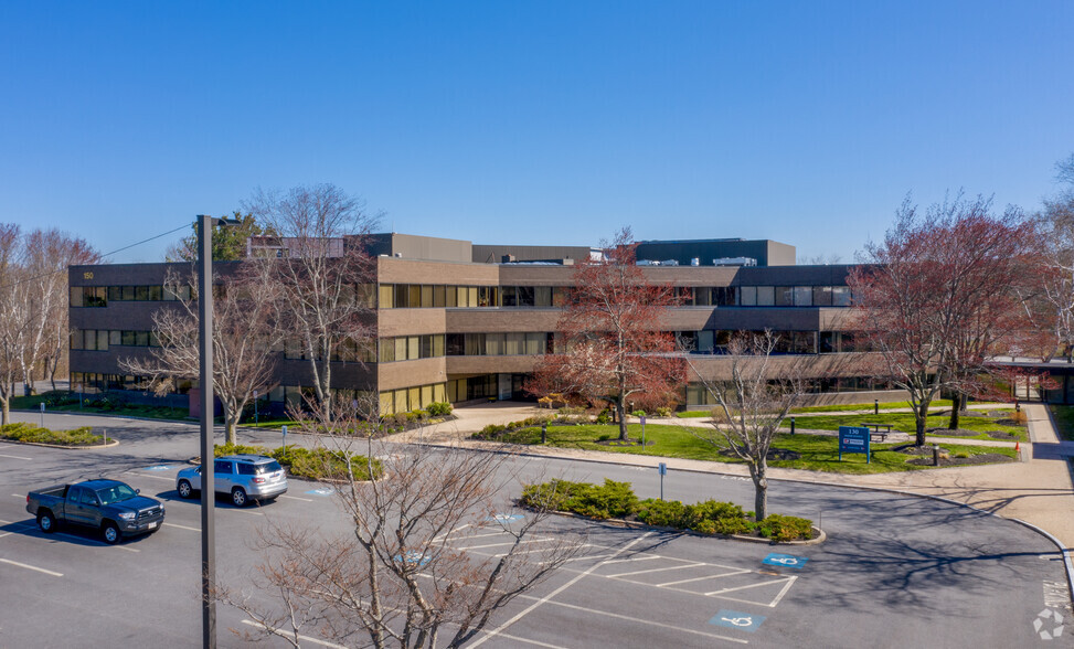 150 Baker Avenue Ext, Concord, MA à louer - Photo du bâtiment - Image 1 de 9