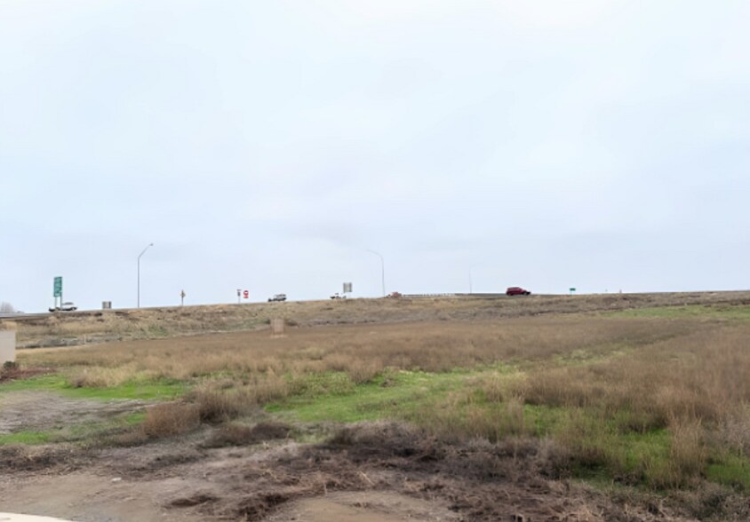 2941 Covey Ln, Sunnyside, WA for sale - Building Photo - Image 2 of 5