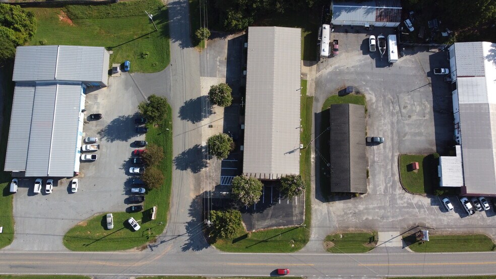 4086 N NC 16 Business Hwy, Denver, NC for lease - Building Photo - Image 3 of 9