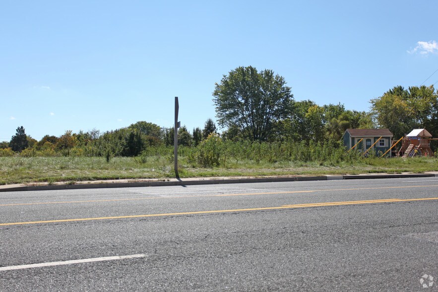 Belair Rd, Perry Hall, MD à louer - Photo du bâtiment - Image 2 de 2
