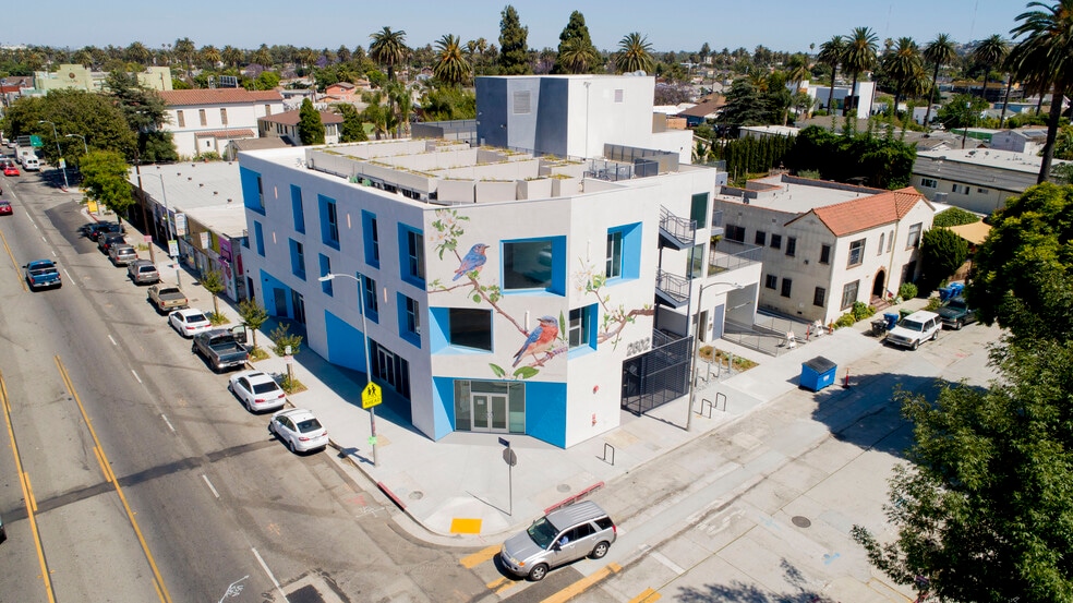 5124 W Adams Blvd, Los Angeles, CA for lease - Building Photo - Image 3 of 3