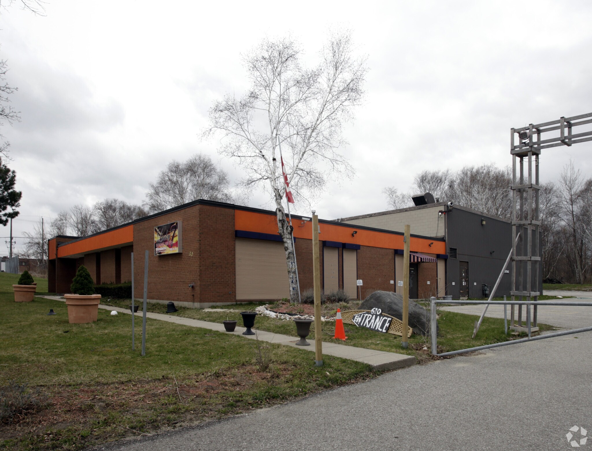 610 Coronation Dr, Toronto, ON à vendre Photo principale- Image 1 de 1