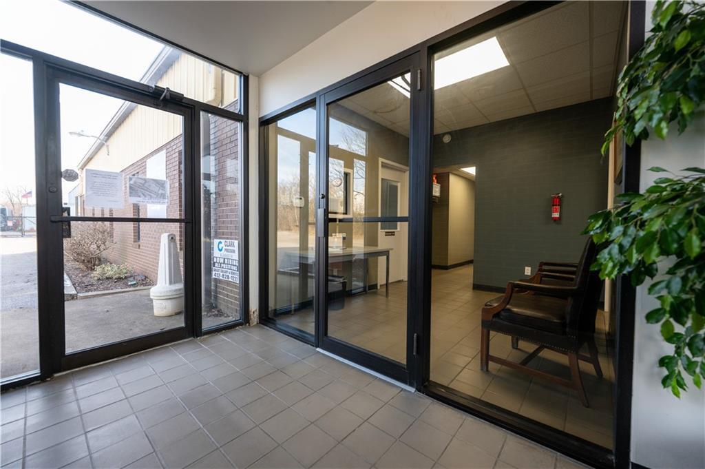 320 4th St, Blawnox, PA à vendre Photo intérieure- Image 1 de 11