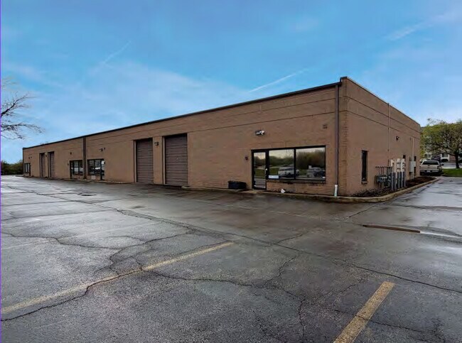 Plus de détails pour 1002-1016 Bonaventure Rd, Elk Grove Village, IL - Industriel à louer