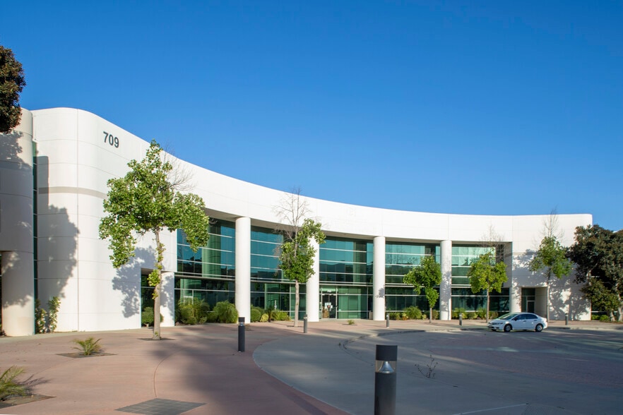 709 Science Dr, Moorpark, CA for lease - Primary Photo - Image 2 of 15