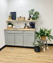 614 S Edmonds Ln, Lewisville, TX for lease Interior Photo- Image 2 of 10