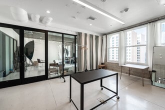 718 S Hill St, Los Angeles, CA à louer Photo du bâtiment- Image 2 de 25