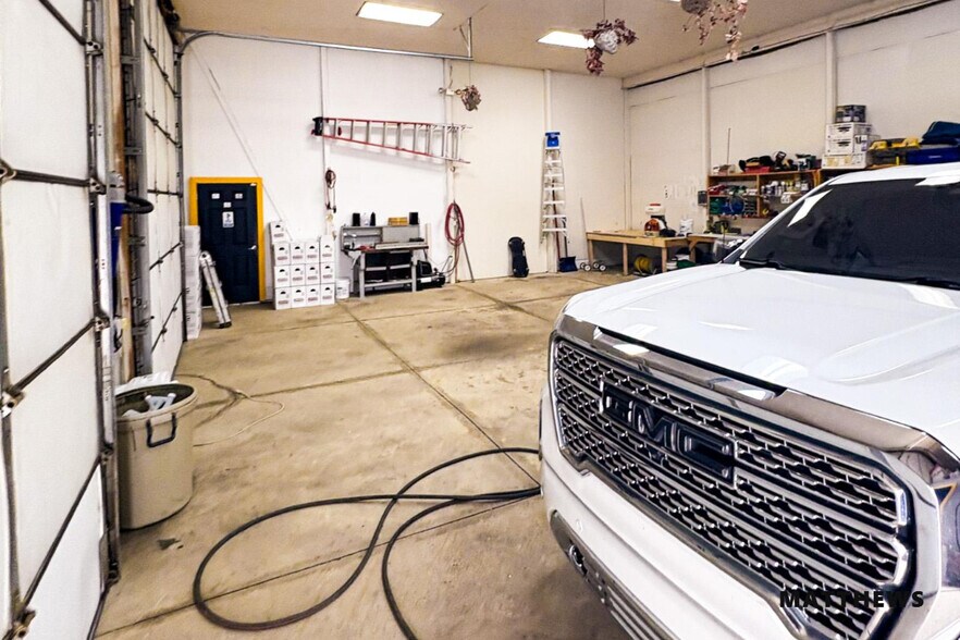 711 E Twinsburg Rd, Macedonia, OH à vendre - Photo du bâtiment - Image 2 de 3