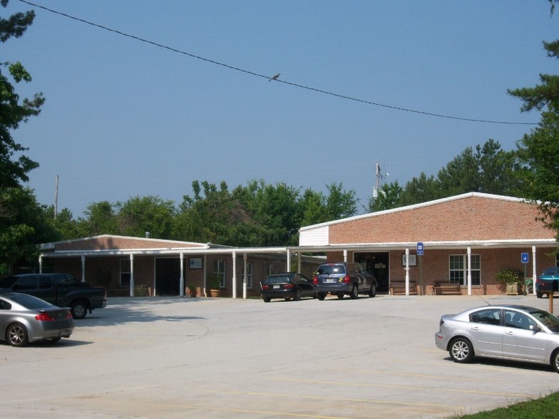 Portfolio of 2 portfolio of 2 properties for sale on LoopNet.ca - Primary Photo - Image 1 of 1