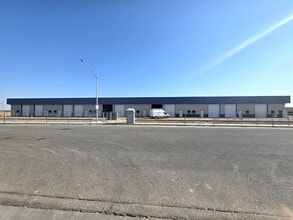 1200 Montclaire Dr, Ceres, CA for lease Interior Photo- Image 2 of 9