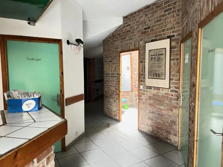 Office in Wattrelos for lease - Building Photo - Image 3 of 6